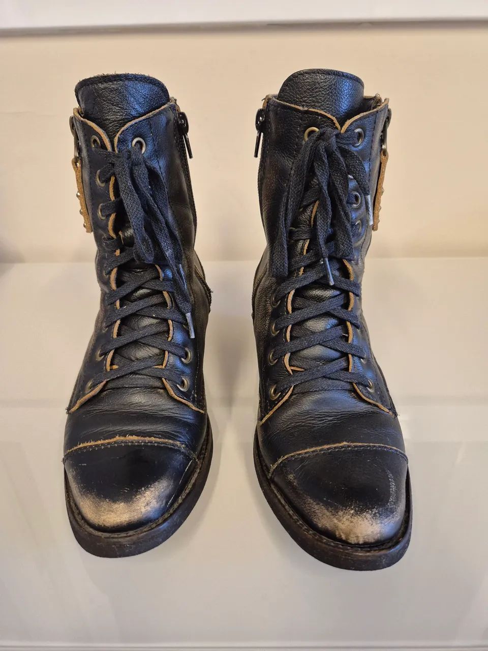 Botas de couro pretas