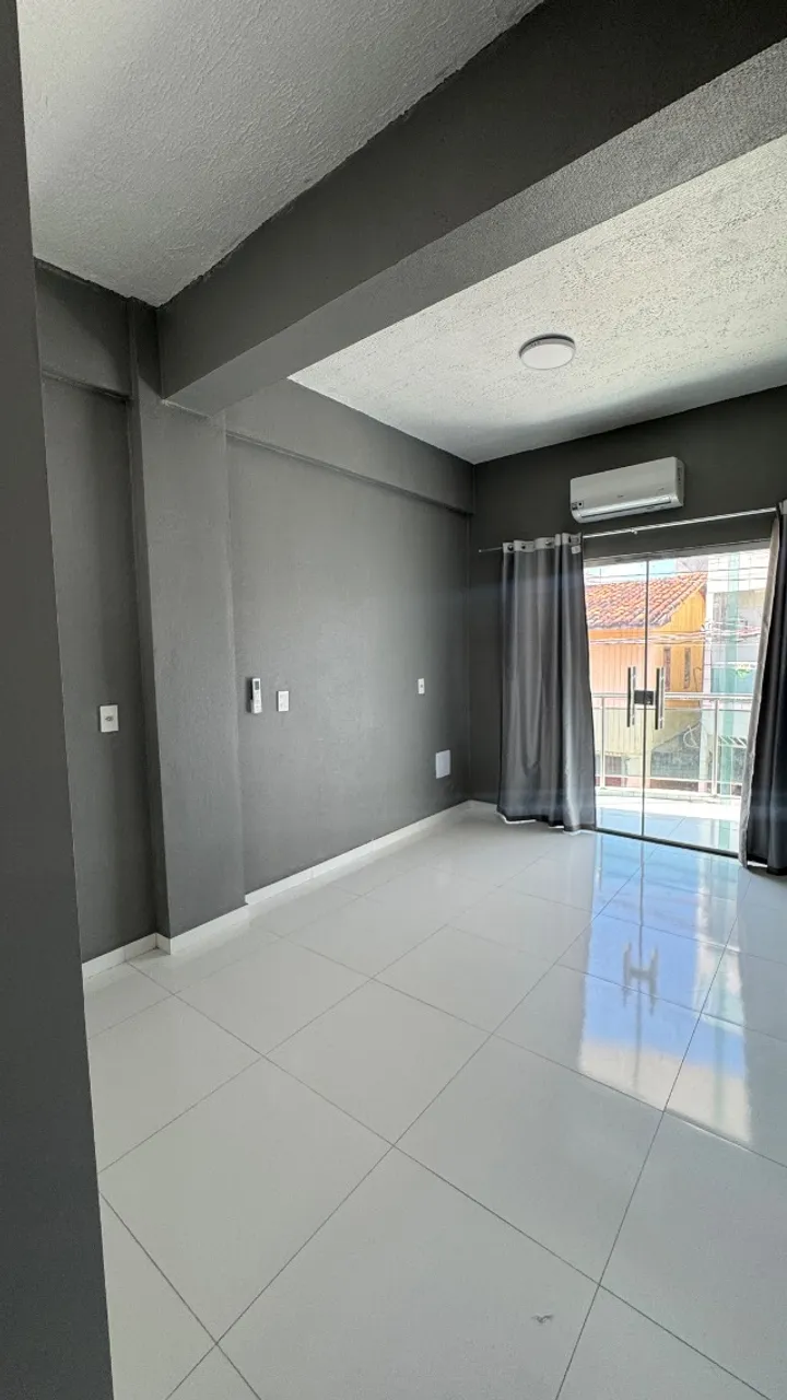 Alugo apartamento studio/kit net na Cidade Velha