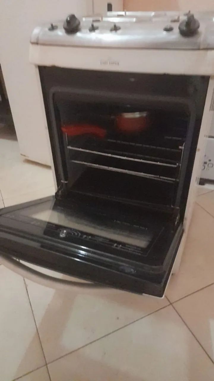 Fogao Electrolux usado - Foto 4