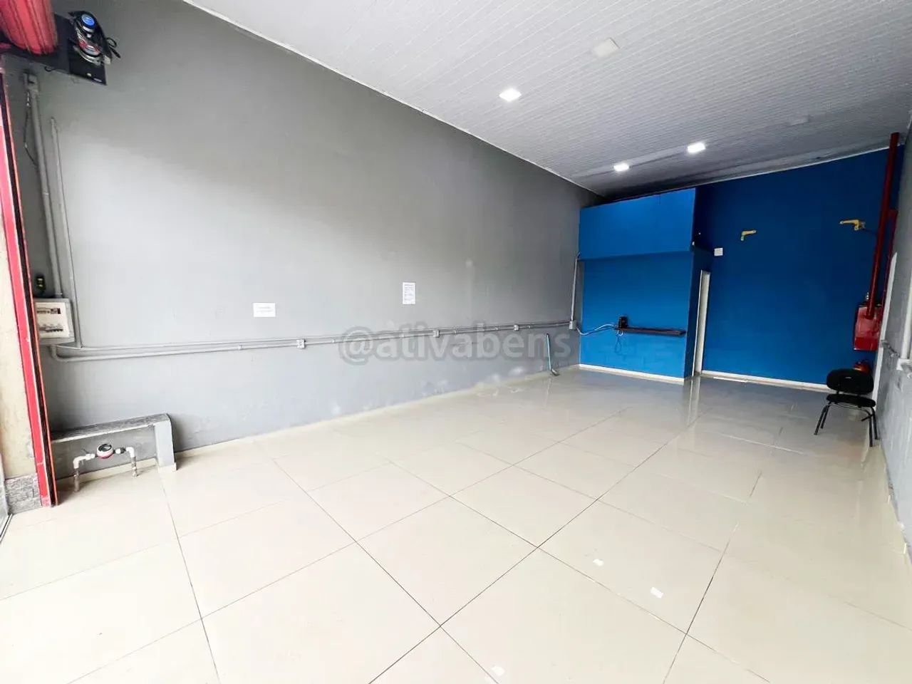 Loja de rua e avenida principal aproximadamente 70 m2 com porta automática - Foto 5