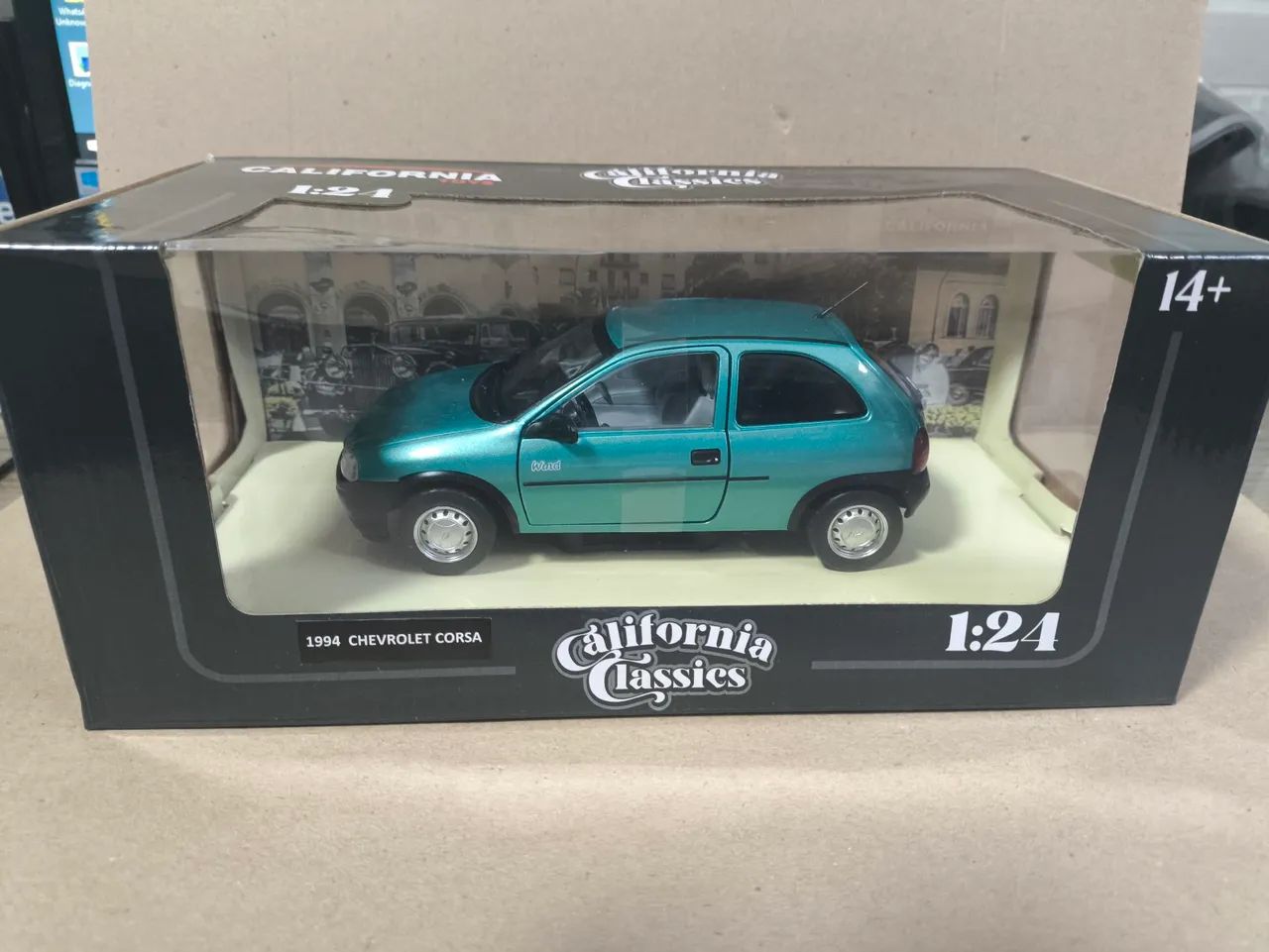 Miniaturas Califórnia Classic 1:24 - Foto 4