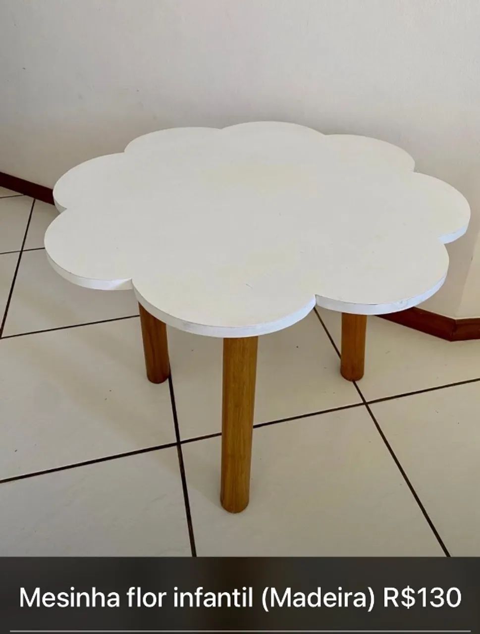 Vendo mesa em forma de nuvem 