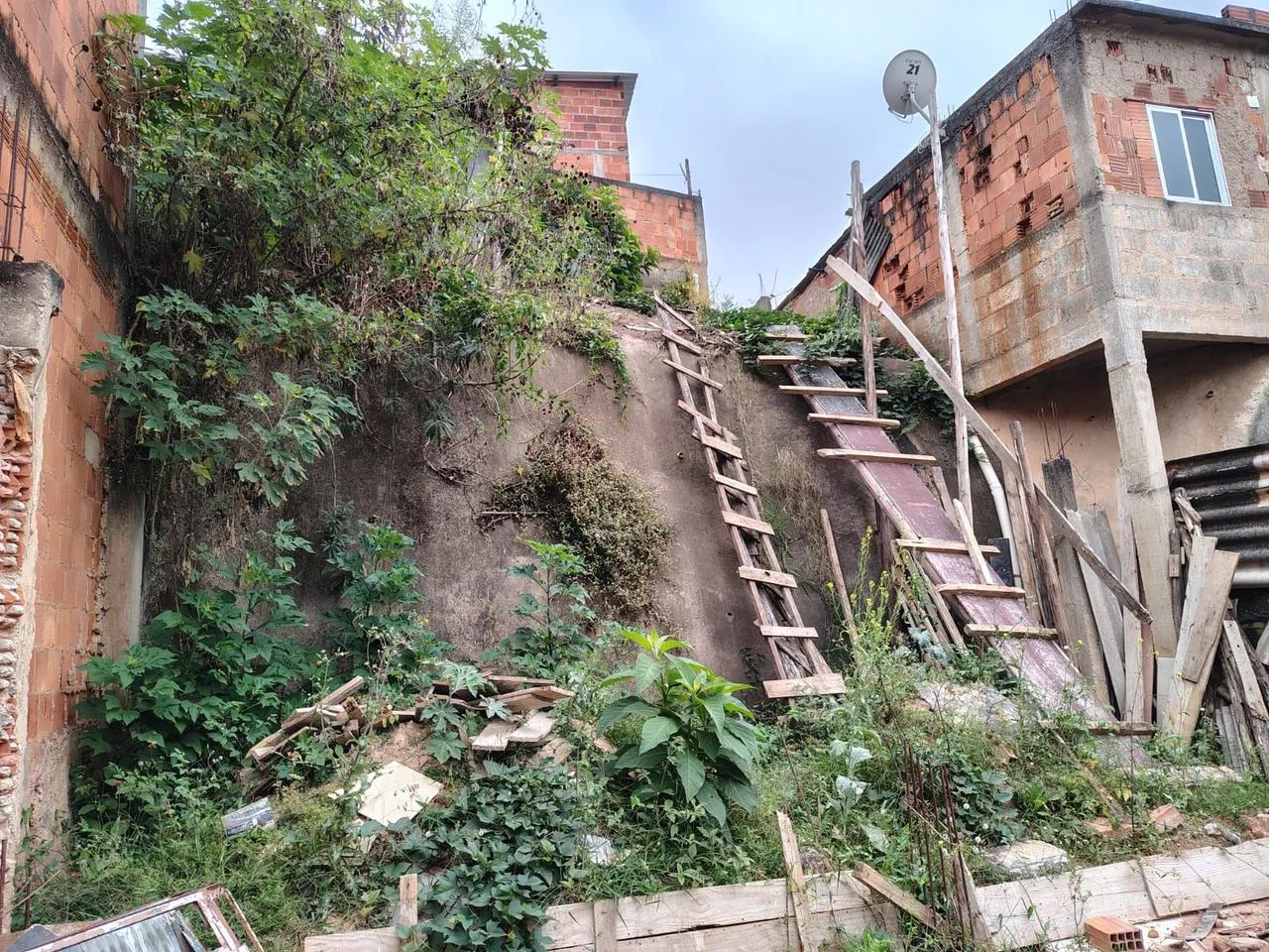 TERRENO 160m2 NO MILHO BRANCO ATRAS DO CAMPO DE FUTEBOL 8m x 16m de lado  - Foto 5