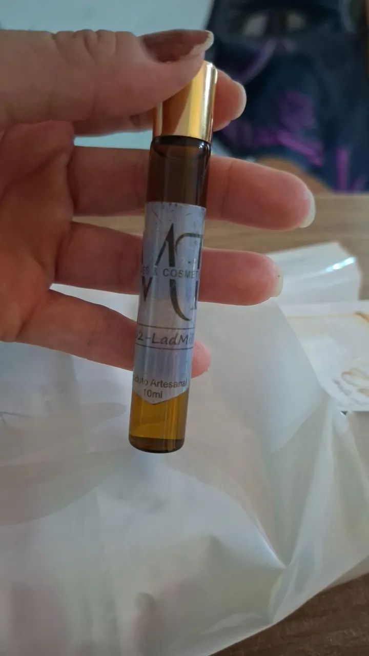 Perfume rollon a base de oleo 