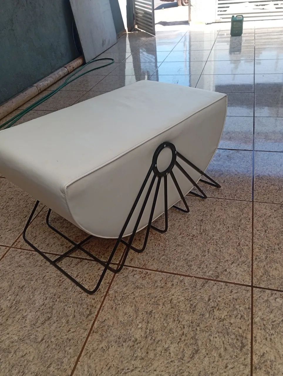 Jogo de poltrona e mesa - Foto 2