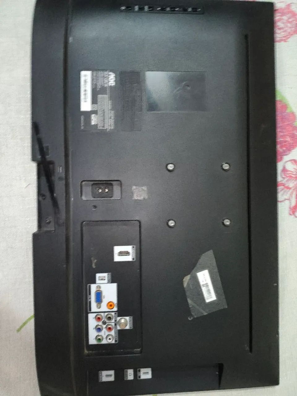 TV AOC 23,6" - Funciona perfeitamente + Cabo + Controle Remoto