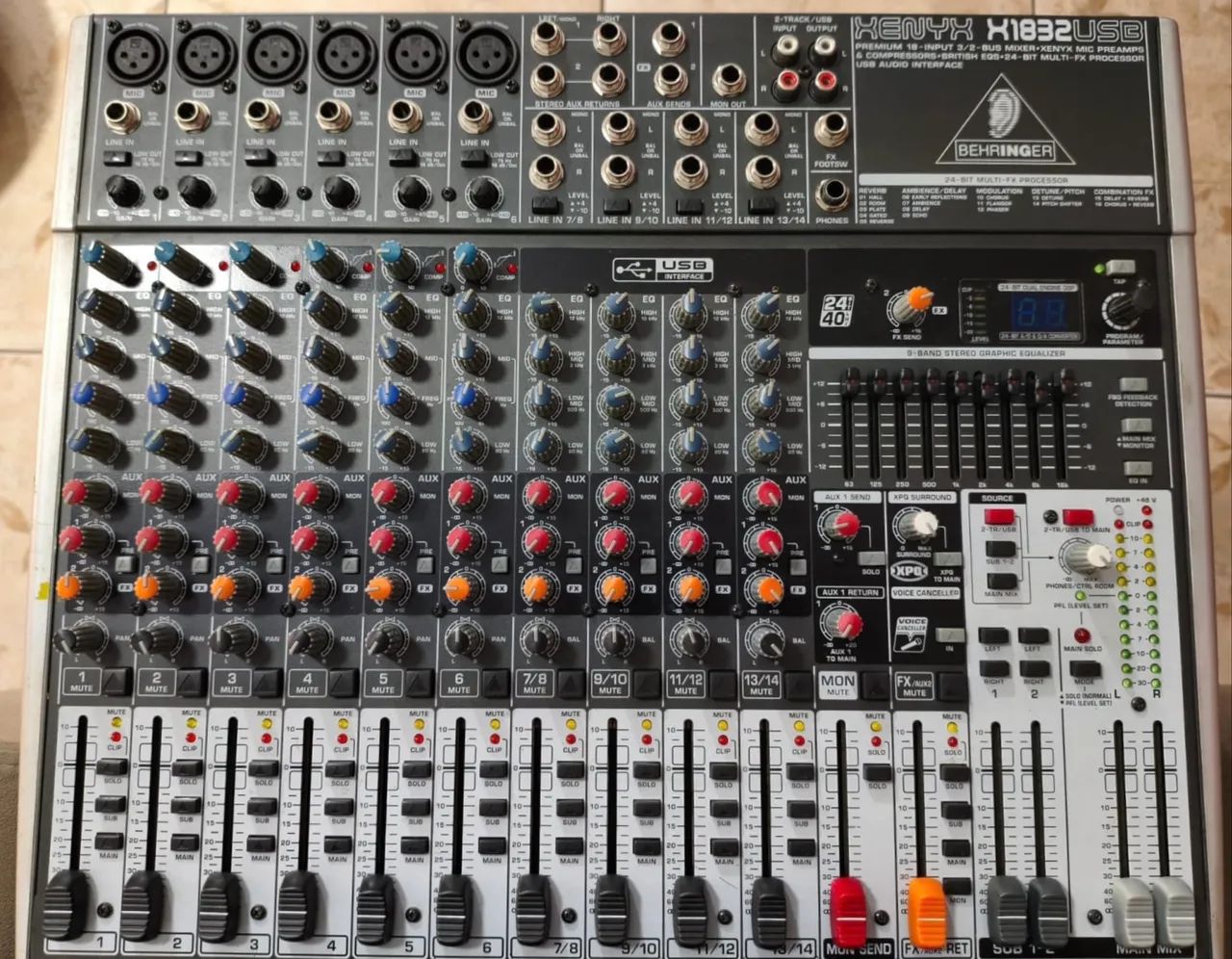 Mesa Behringer Xenyx 1832 USB - U - Foto 2