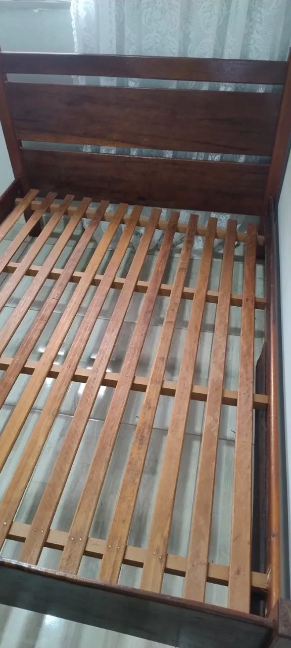 Cama de Casal - Madeira maciça