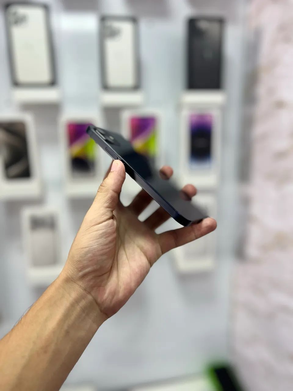 iPhone 12 - 64GB ( Preto )  - Foto 2