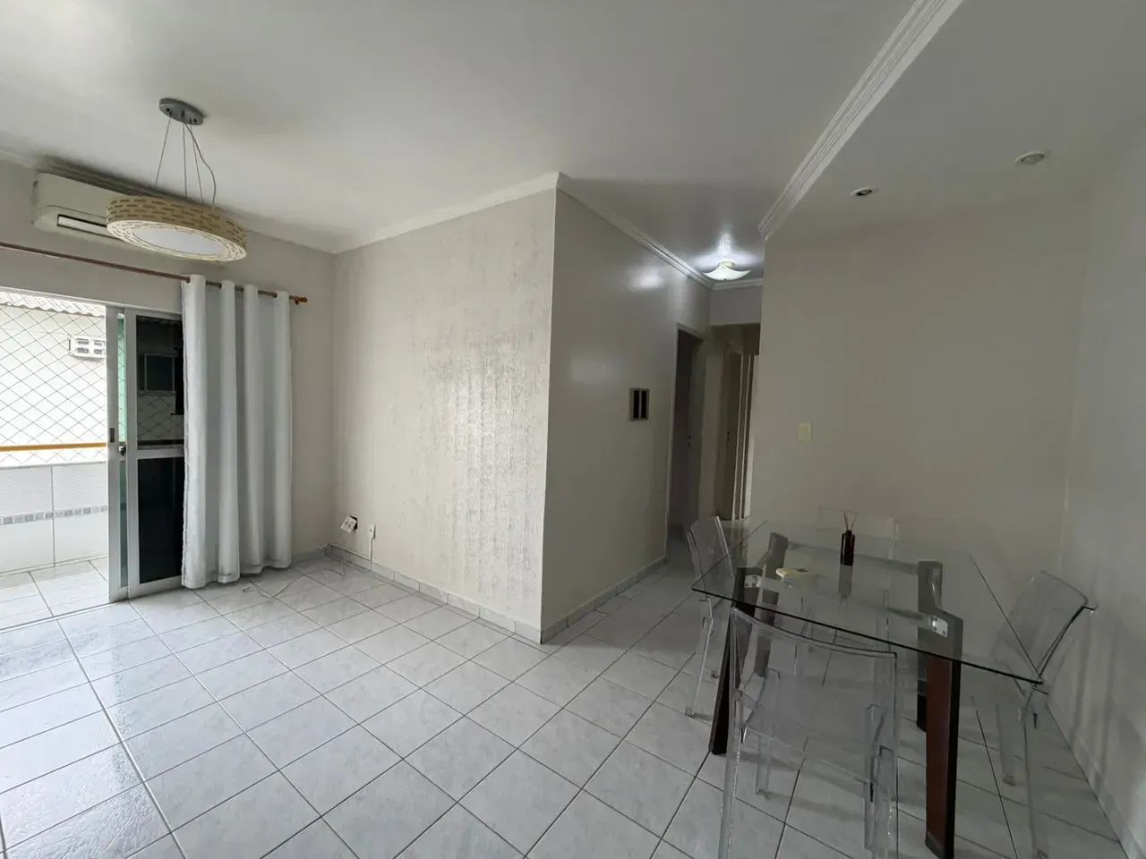 Apartamento com 3 quartos - Suíte e até 2 Vagas ( Carro pequeno )