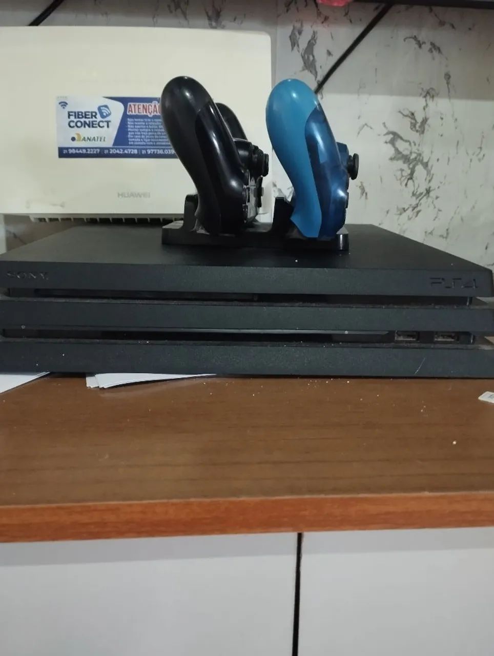 Ps4 pro 1tb com 2 controles originais  - Foto 2