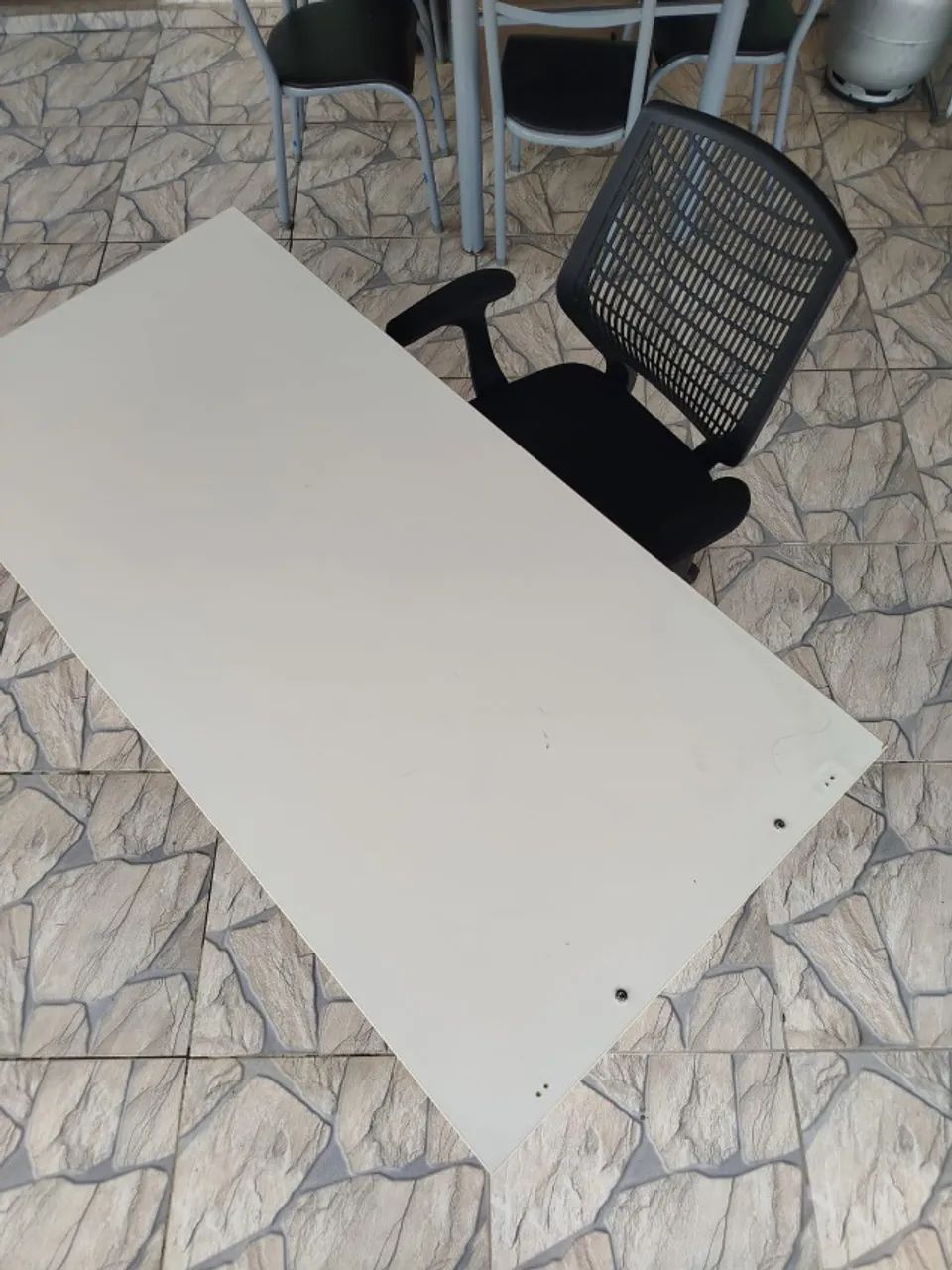 Mesa de escritório com cadeira - Foto 3