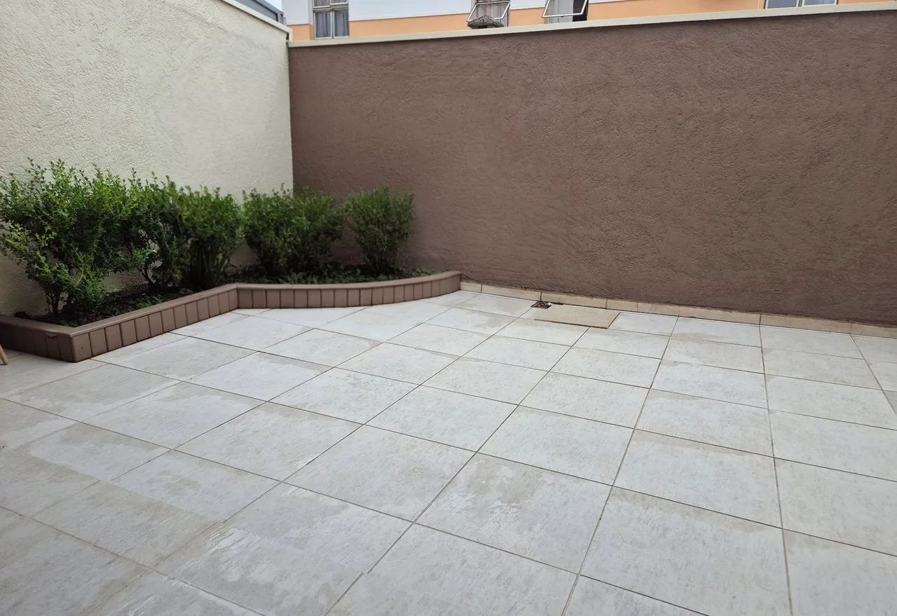 Casa 2 dormitórios com  quintal grande no Vila flora  - Foto 4