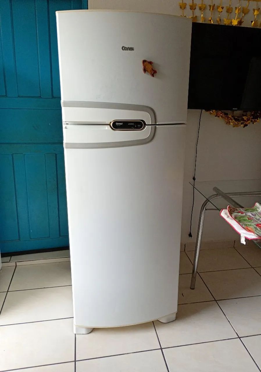 Vendou geladeira Consul Frost Free funcionando perfeitamente vem conservada única dona 