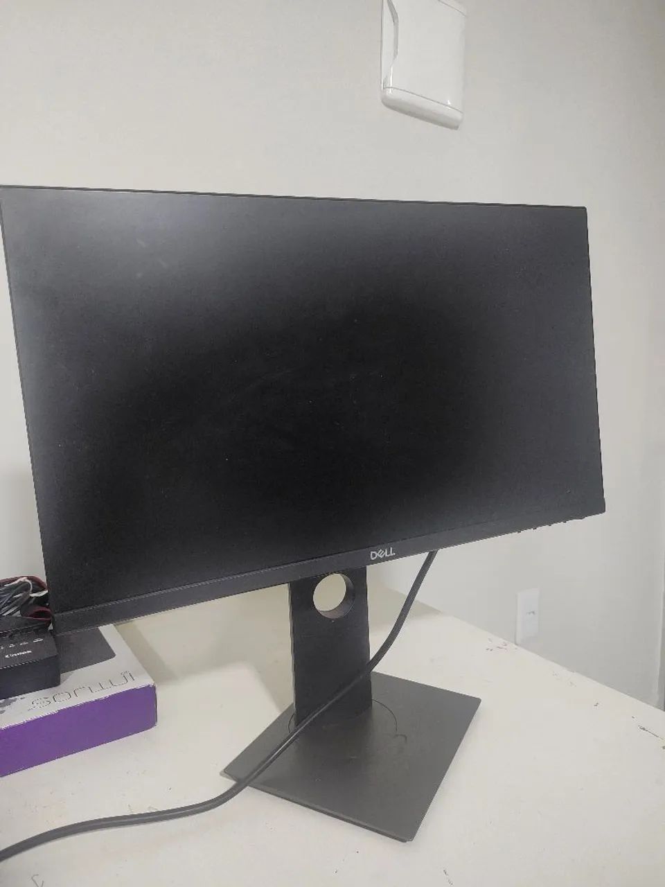 Monitor Dell 21.5" IPS Full HD - Com Ajuste de Altura