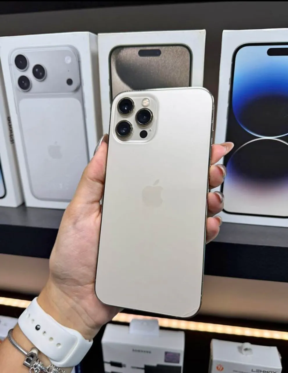 IPhone 11 Pro Max 256G - Celulares e Smartphones - Lírio do Vale
