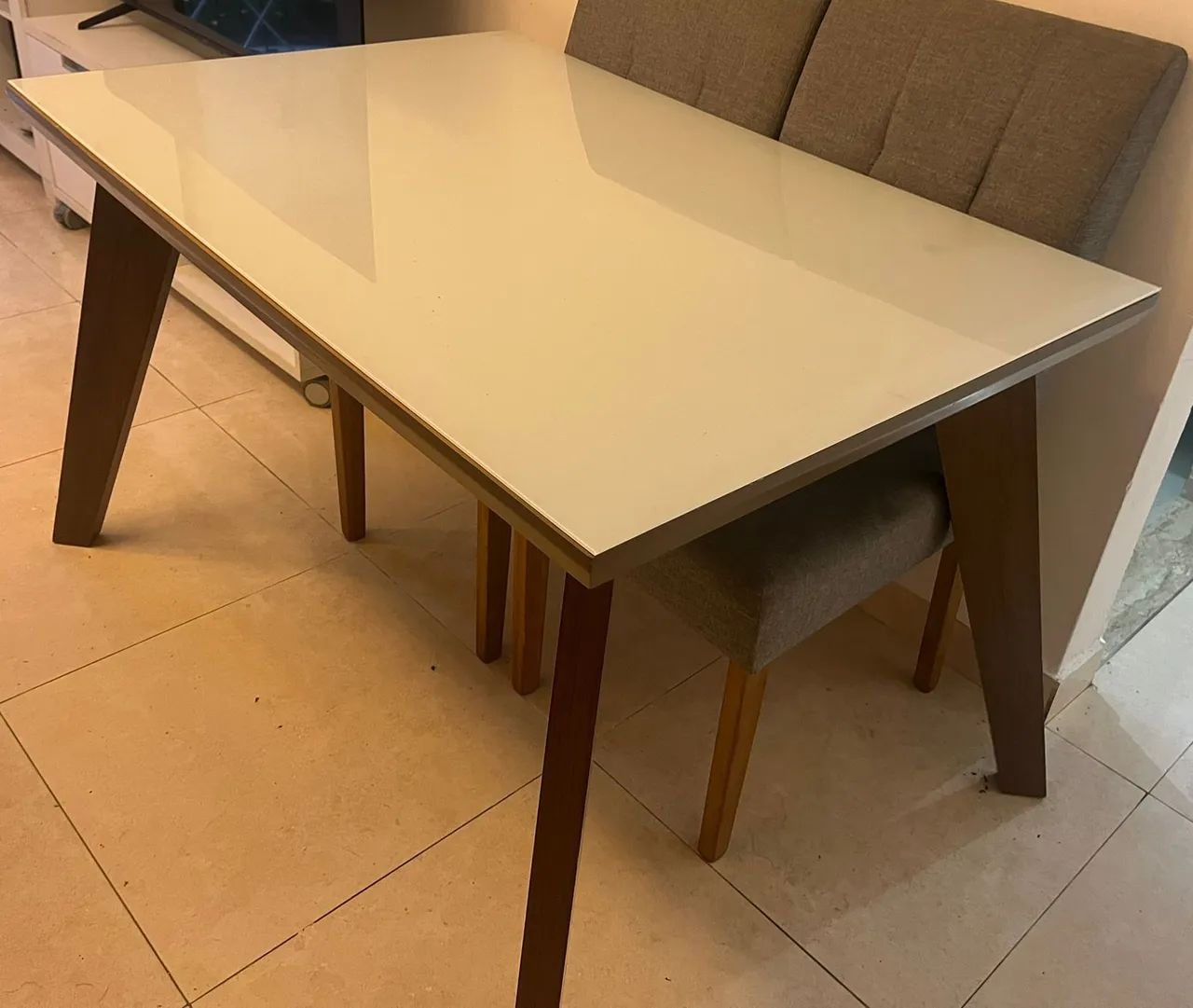 Mesa de jantar 4 lugares