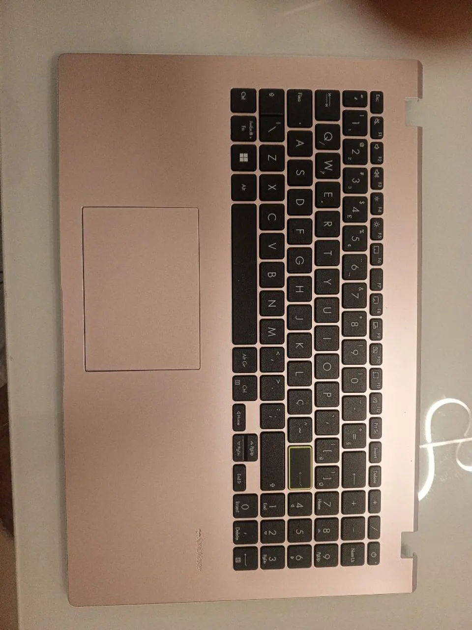 Apple Magic Keyboard Para iPad Pro 12.9 A1998 - Periféricos e