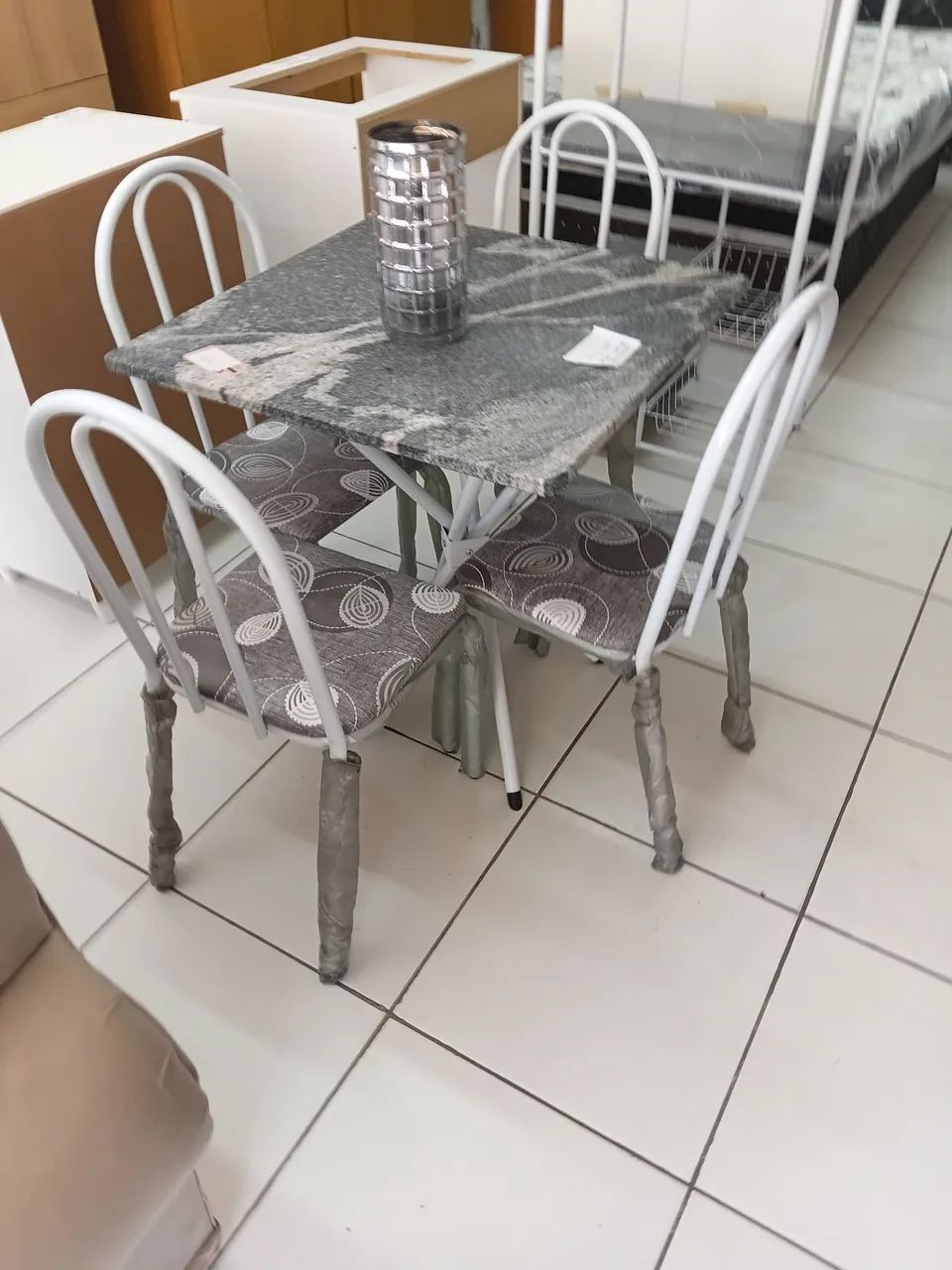 Mesa de granito com 4 cadeira - Foto 3