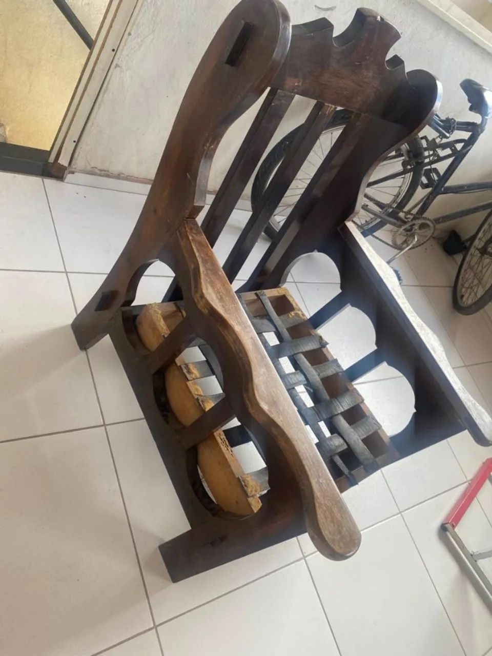 Cadeira de madeira pora 