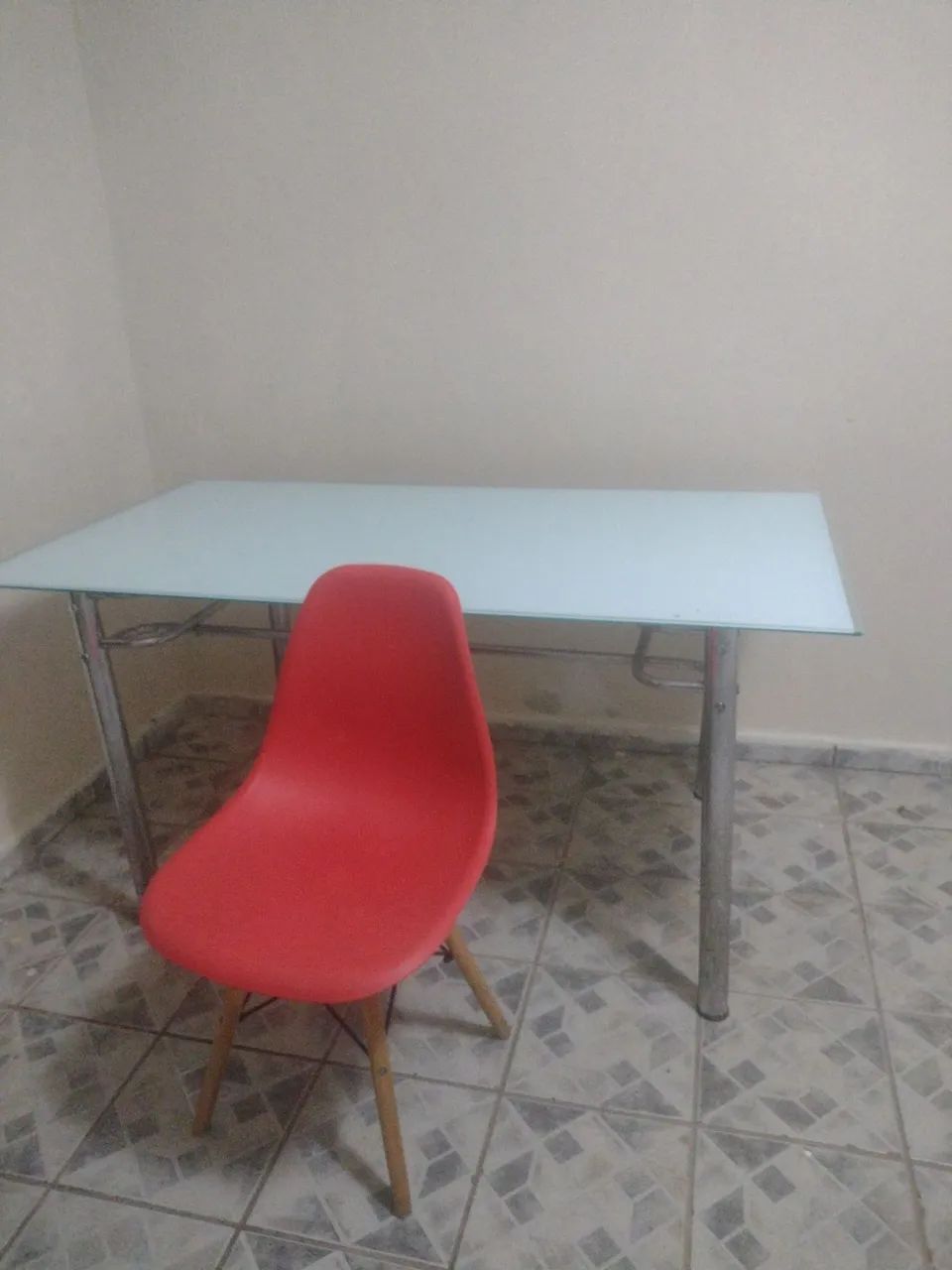 Mesa com 4 cadeiras 