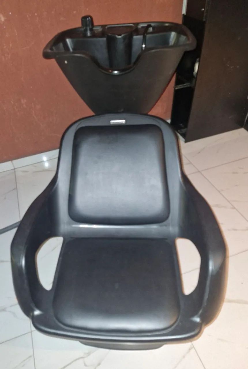 Bancada e lavatório barbearia em semi- novos