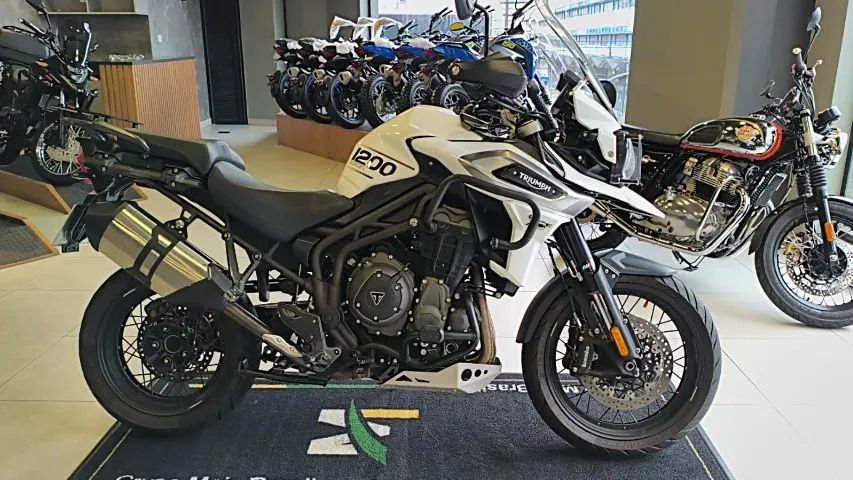 Triumph 1200 XCX 2019 - 1469906786 | OLX