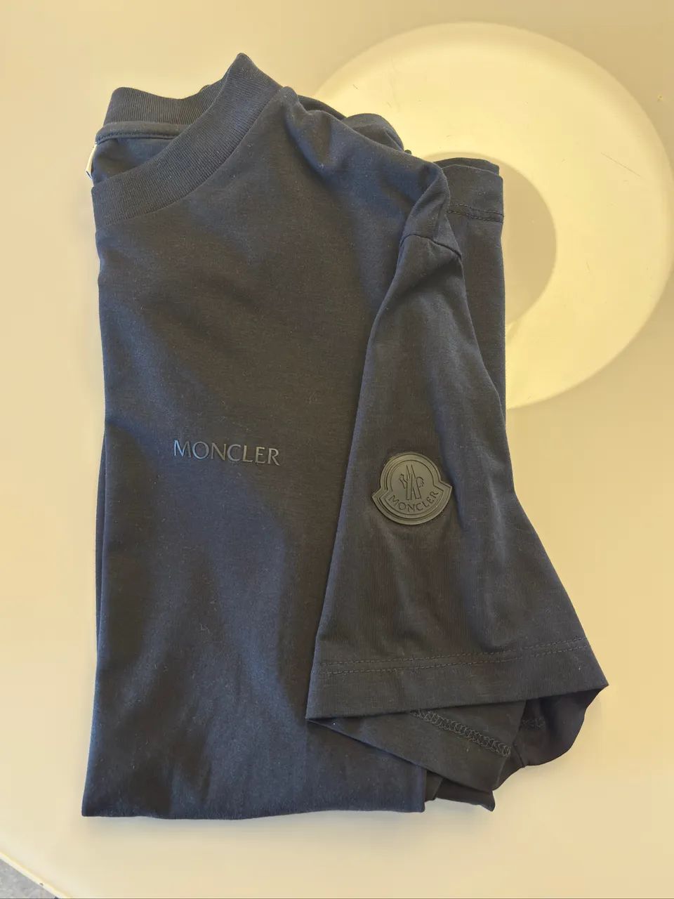 Vendo blusa Moncler 
