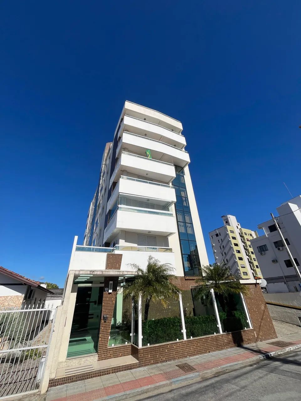 Alugo cobertura duplex semi mobiliada de 3 quartos com piscina na palhoça 