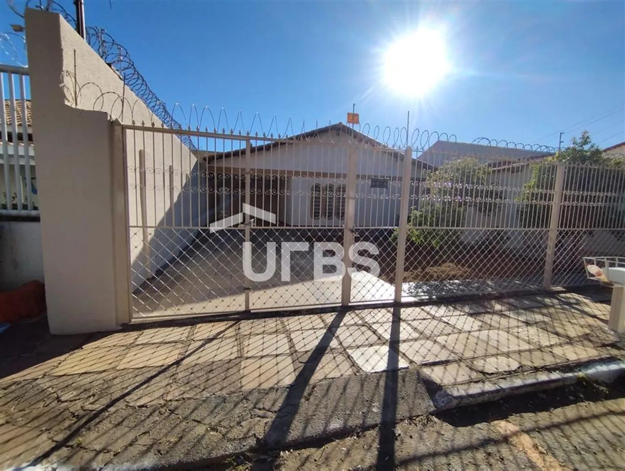 Casa 03 Quartos e 01 Suíte - 260m² - Setor Coimbra - Foto 3