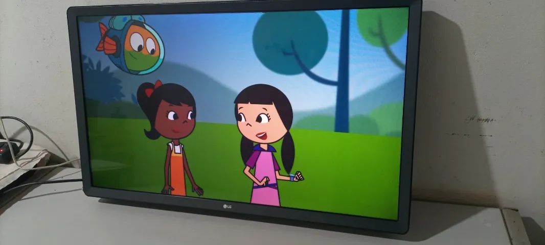 TV LG SMART 32" POLEGADAS, FUNCIONANDO EM BOM ESTADO - Foto 2