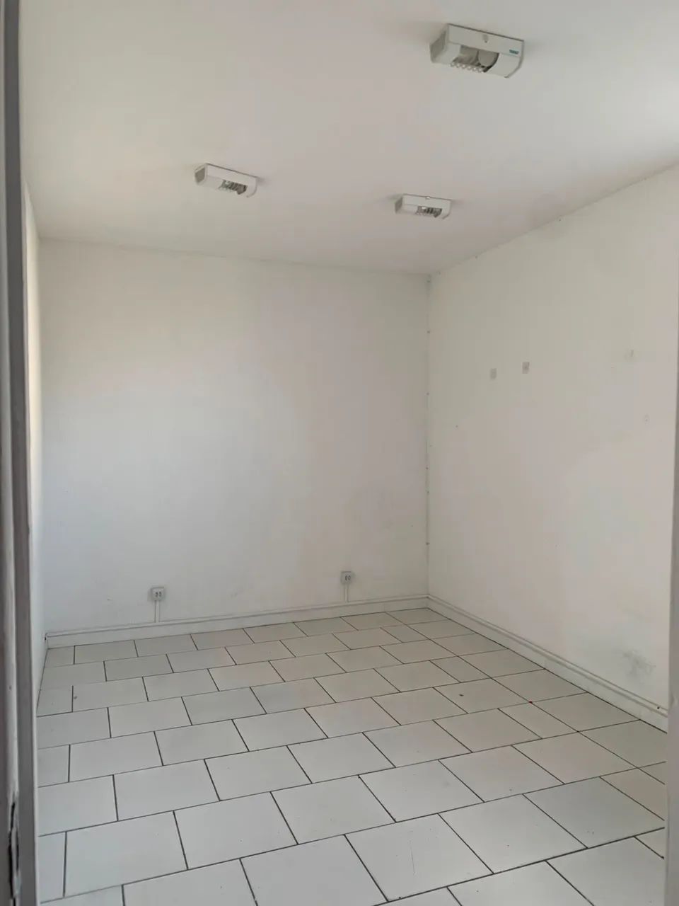 Alugo sala comercial no subsolo com 95 m2  - Foto 5