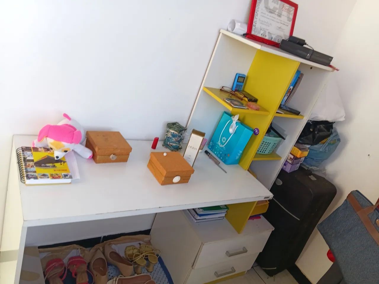 Escrivaninha para quarto ou escritório 