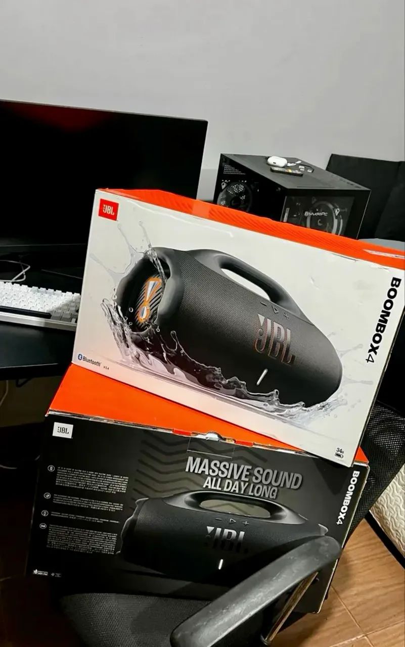 JBL boombox 4