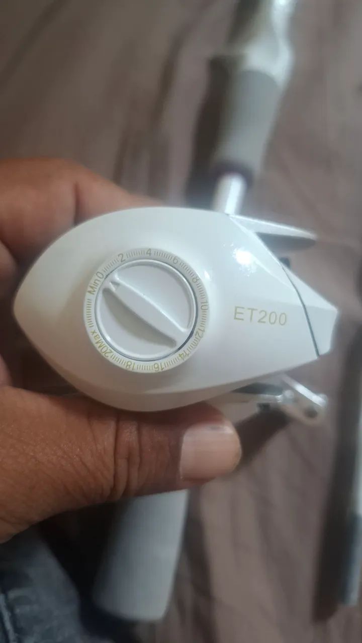 Kit pesca vara e carretilha branca  - Foto 4