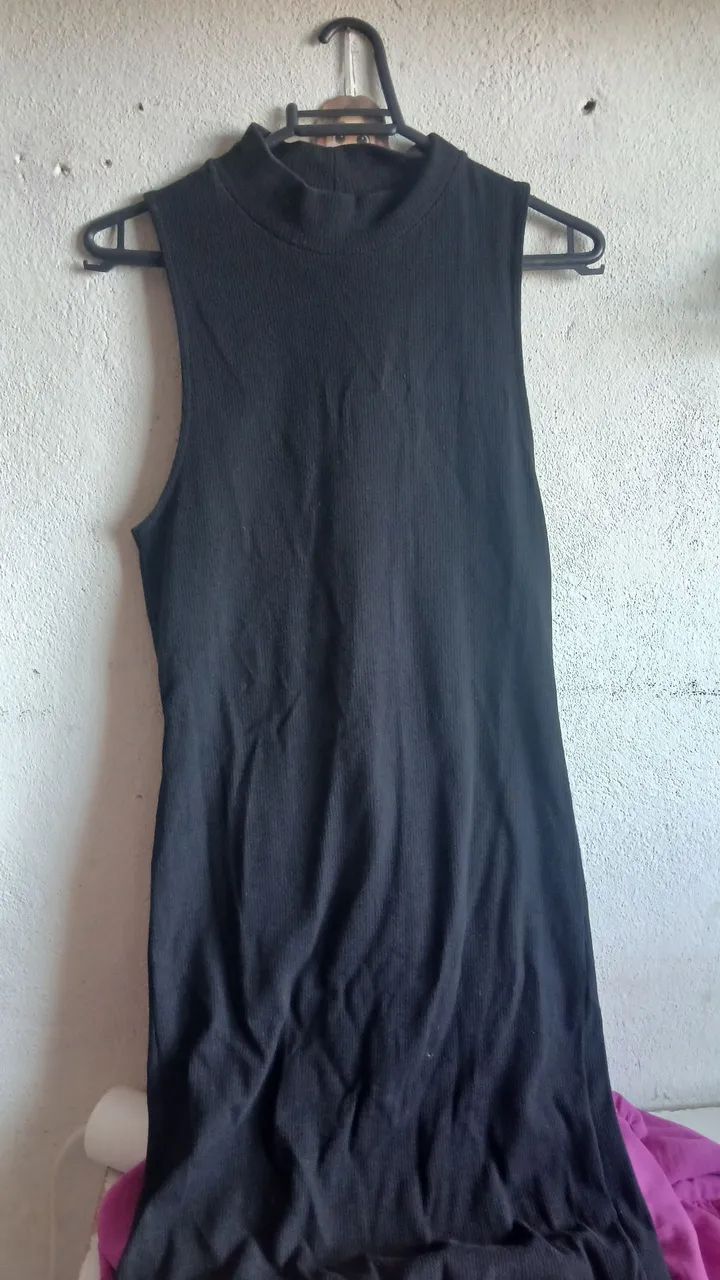 Roupas à venda, variados 