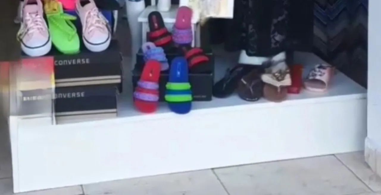 Tablado loja de roupas expositor expor manequins  - Foto 2