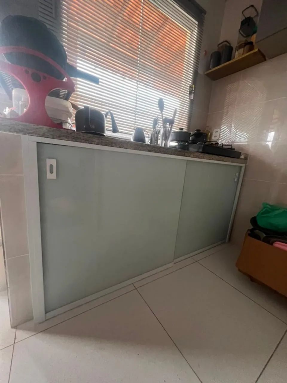 Armário de vidro sob medida