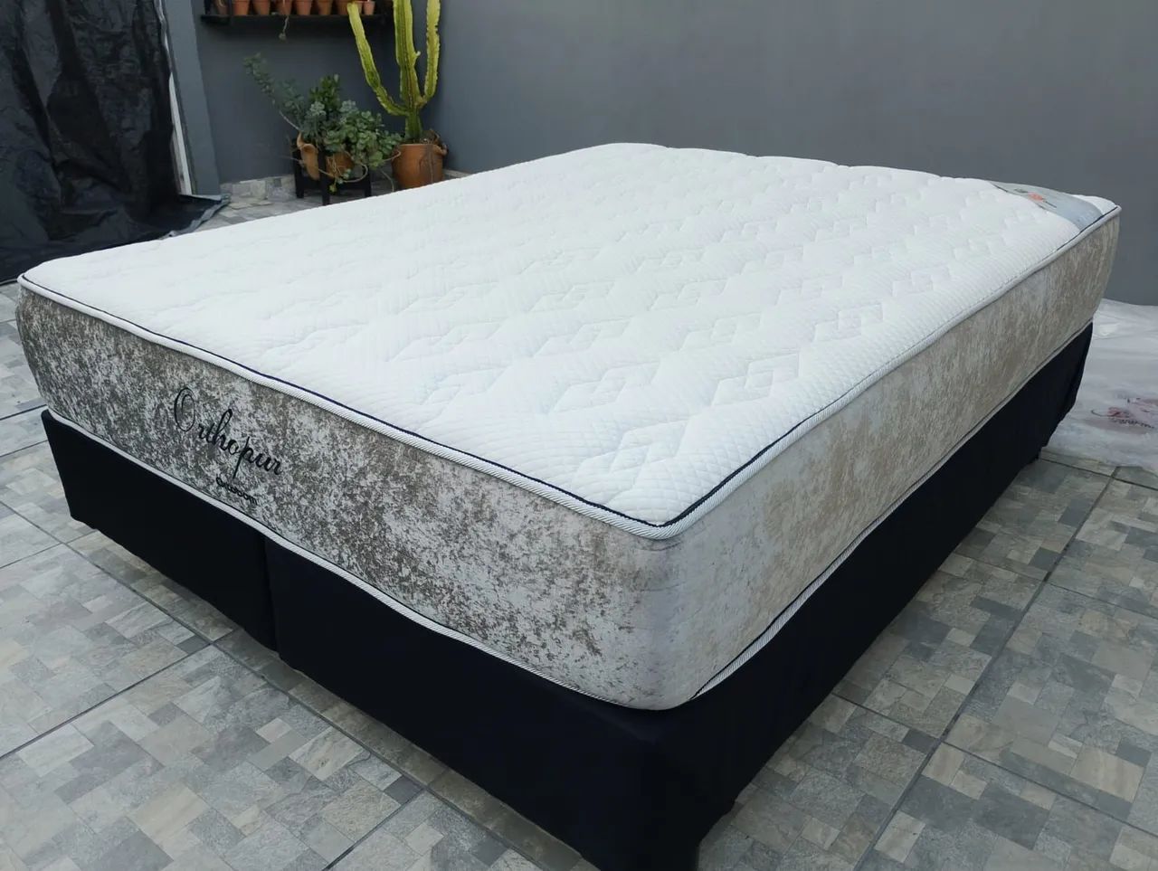 Excelente Cama Box Queen Size Orthopur Ortobom  - Foto 2