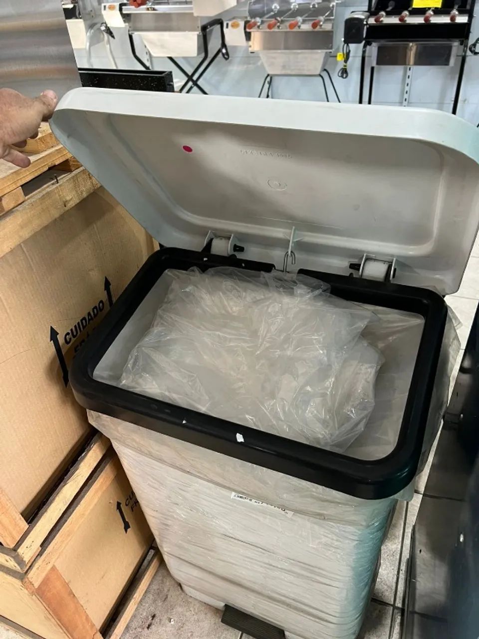 Lixeira 100 L - Foto 2