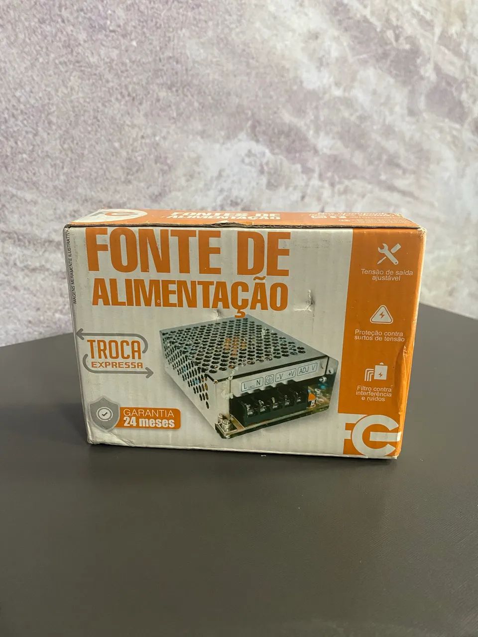 fonte de alimentação chaveada "colmeia" da marca FC Fontes, modelo FC 12 05 CN. 