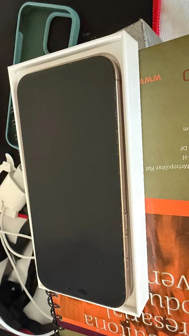 IPhone 16 Pro Max com caixa em estado de novo Titanio Natural - Foto 3
