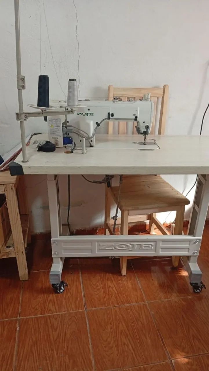 Máquina de costura ( Reta eletrônica)