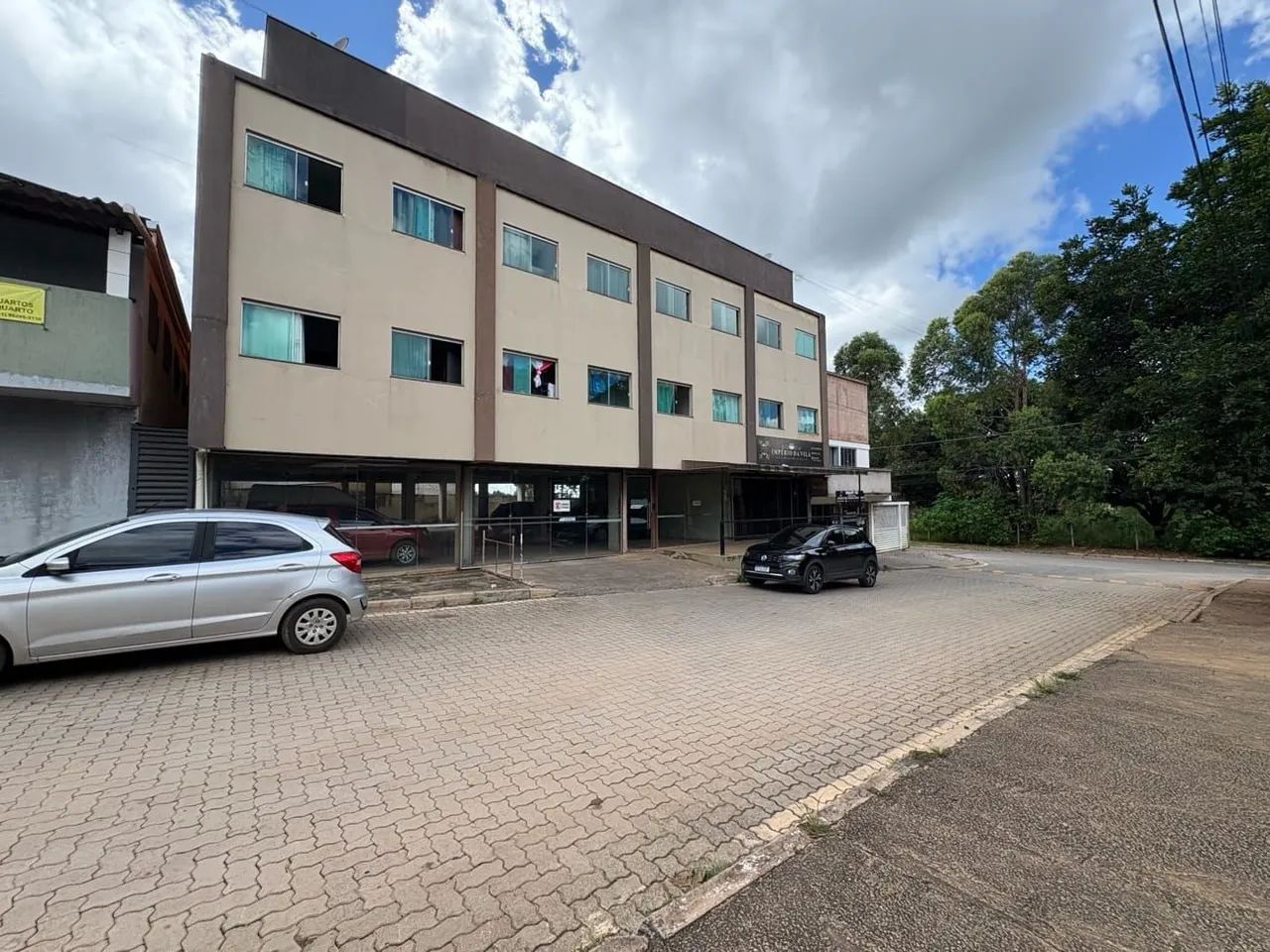 OPORTUNIDADE | PRÉDIO COMPLETO + SALA COMERCIAL | VILA BASEVI - LAGO OESTE - Foto 2