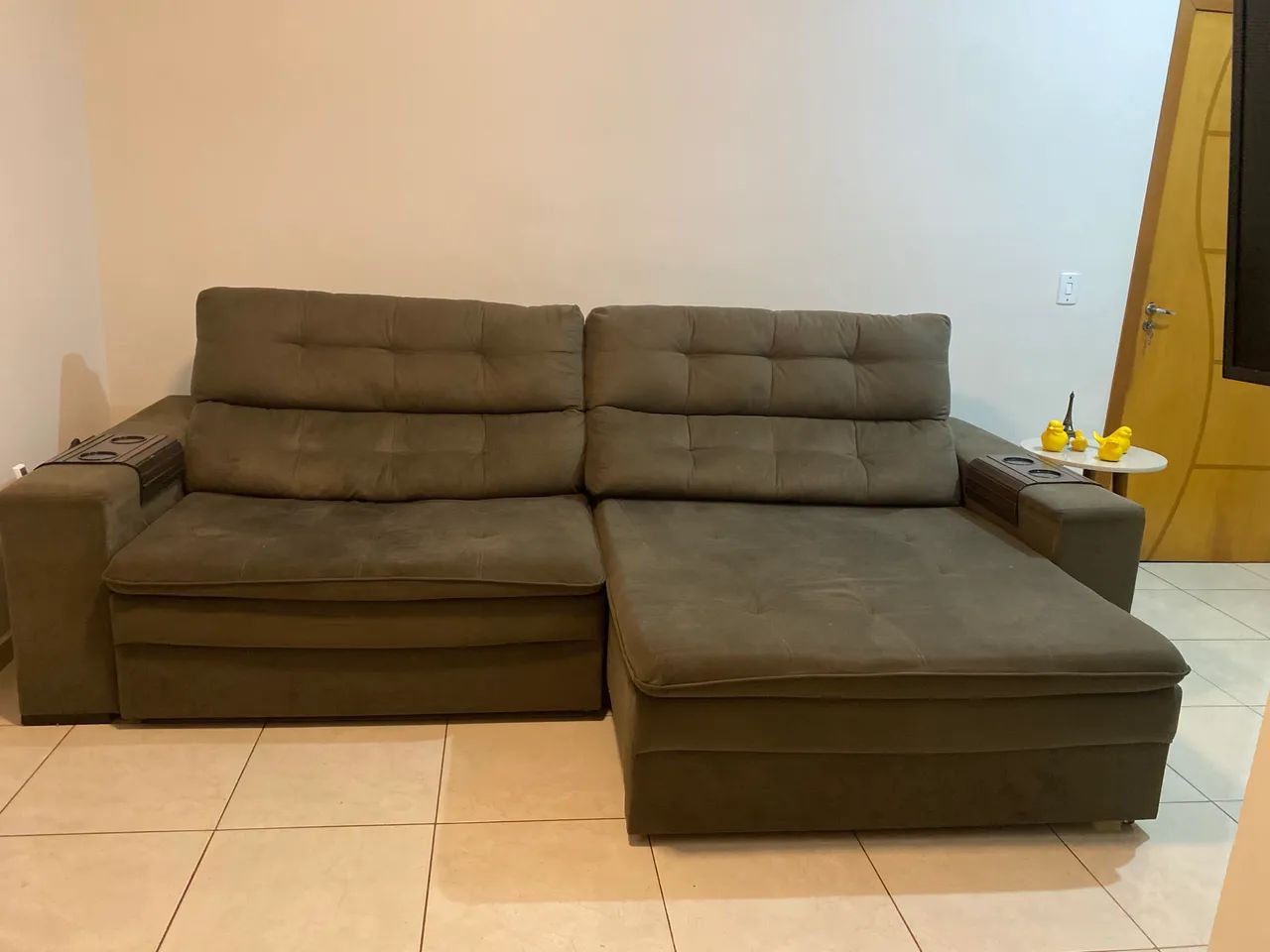 Sofá Retrátil e Reclinável 2,80m | Excelente Estado | R$ 1.800 - Foto 4