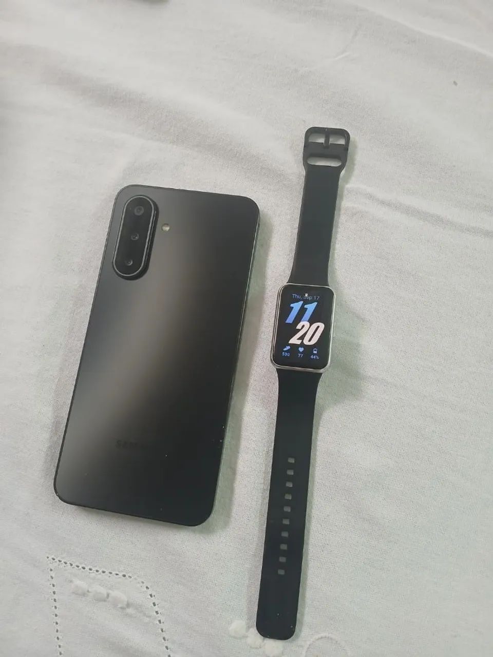 SAMSUNG A17 5G  128 GB  + GALAXY FIT 3