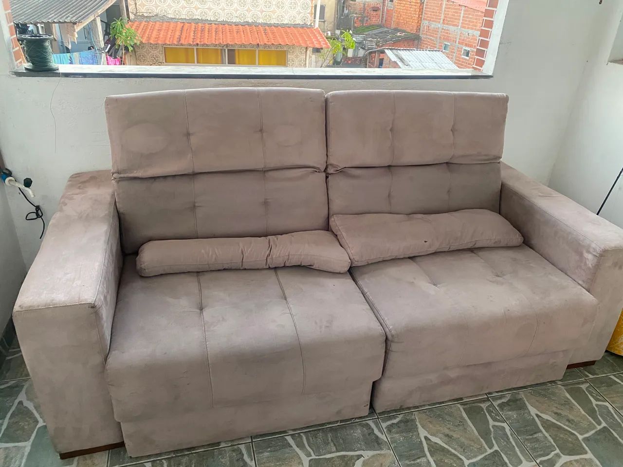 SOFÁ RETRÁTIL 3 LUGARES