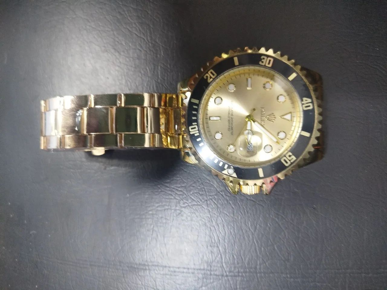 Relógio dourado 