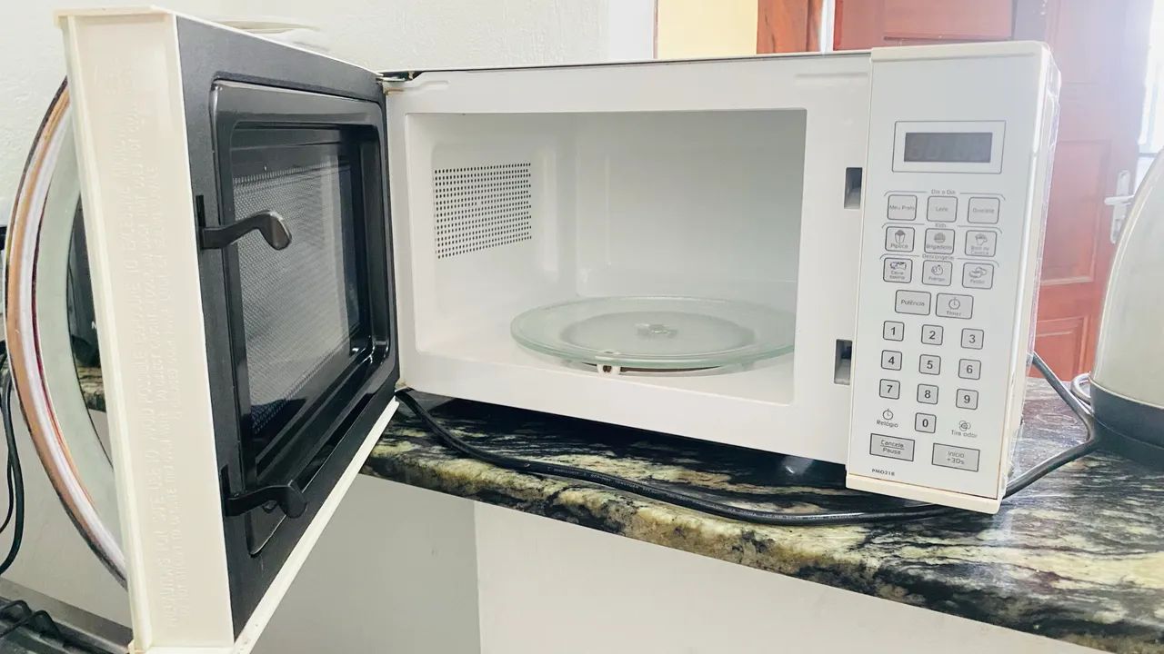 ? Micro-ondas Philco 21L ? R$ 250 - Foto 2