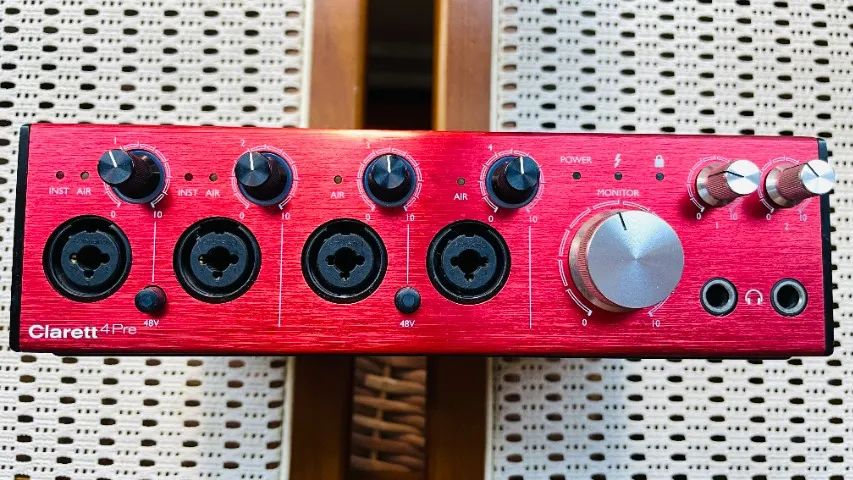 Interface Áudio Focusrite Clarett 4pre Thunderbolt Pré Isa - Foto 2